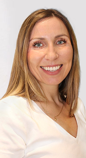 Dr. Justyna Naumann