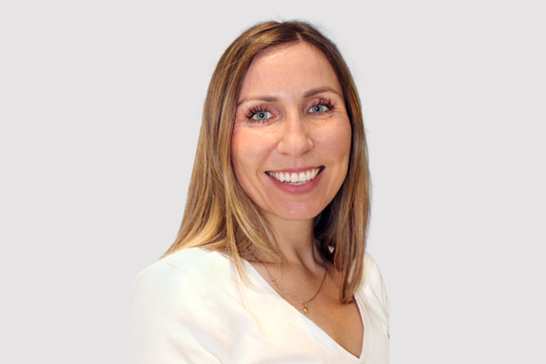 Dr. Justyna Naumann